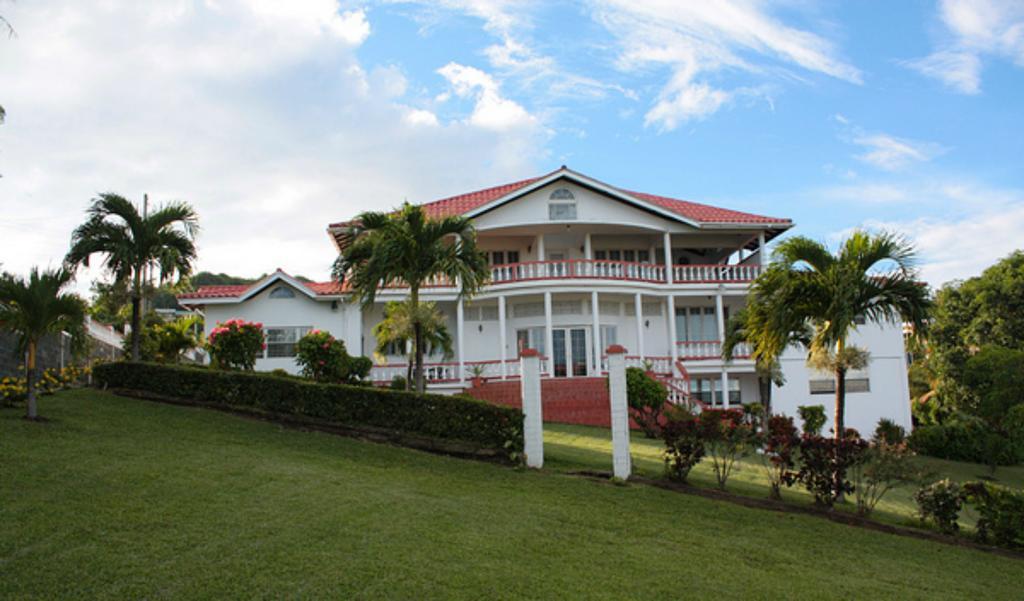 Hotel Alexandrina Kingstown Exterior foto