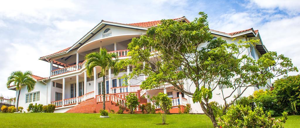 Hotel Alexandrina Kingstown Exterior foto