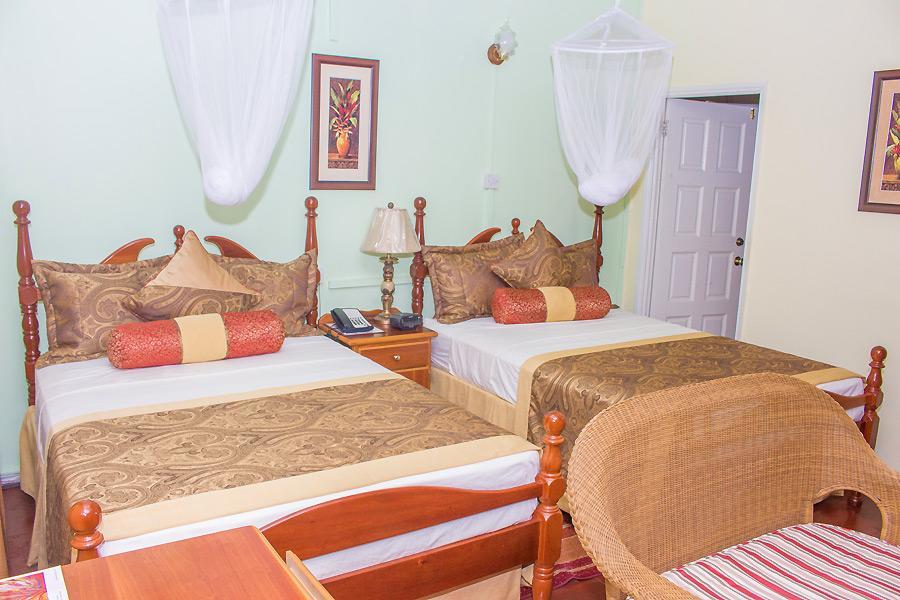Hotel Alexandrina Kingstown Exterior foto